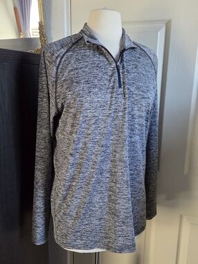 Under Armour Heathered Gray Long Sleeve Pullover Top Loose Fit Size Medium